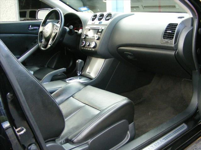 Nissan Altima 2010 photo 8