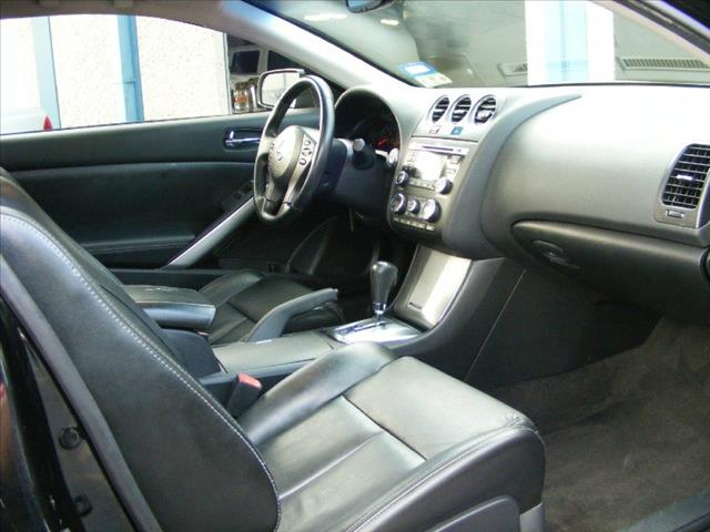 Nissan Altima 2010 photo 9