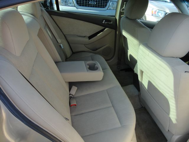 Nissan Altima 2010 photo 1