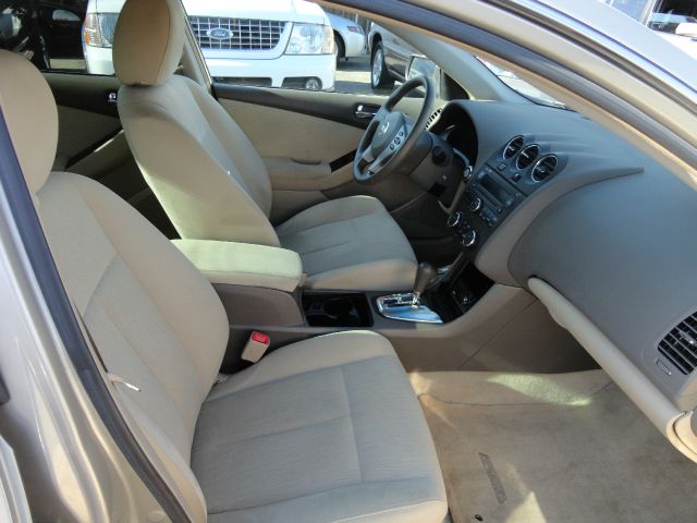 Nissan Altima 2010 photo 2