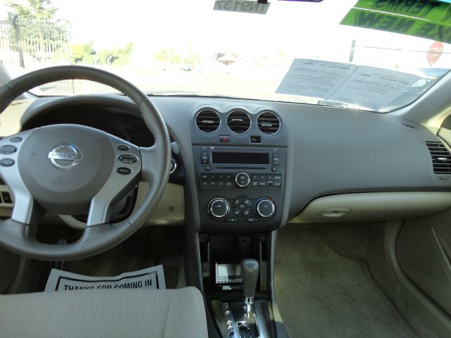 Nissan Altima 2010 photo 4