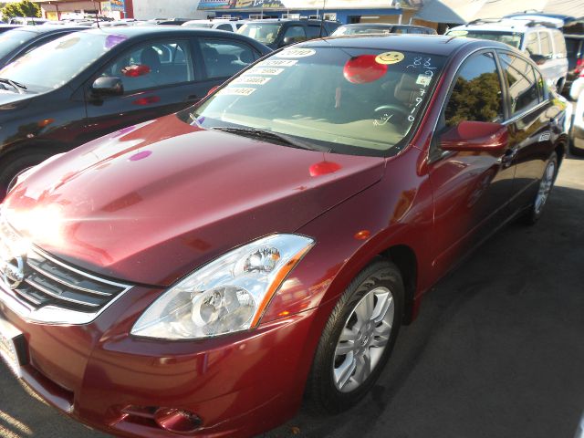 Nissan Altima 2010 photo 1