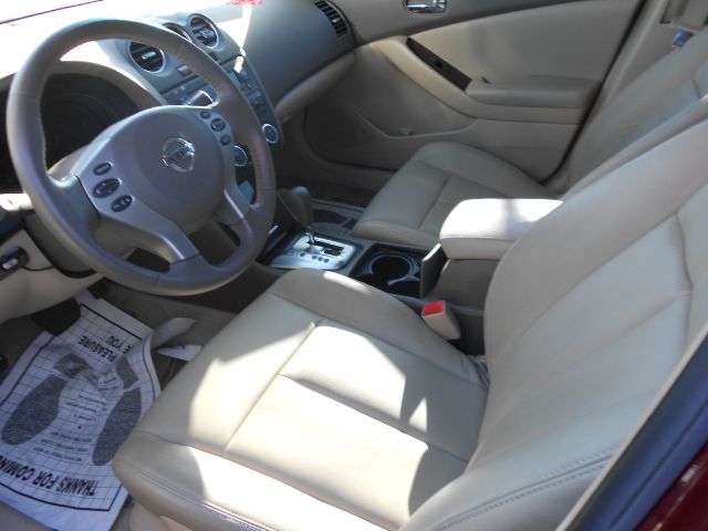 Nissan Altima 2010 photo 2