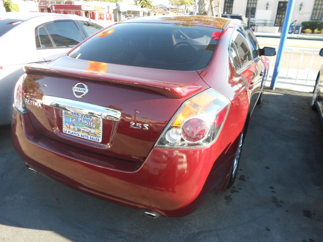 Nissan Altima 2010 photo 4