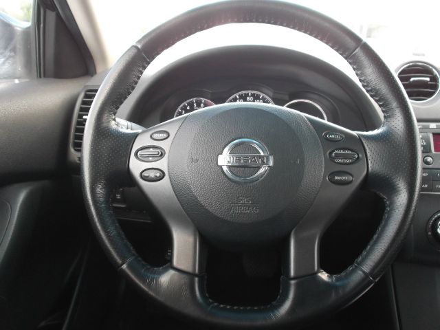 Nissan Altima 2010 photo 13