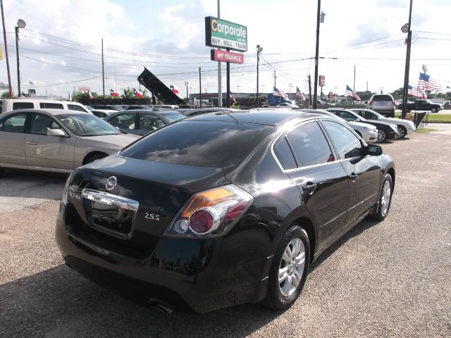 Nissan Altima 2010 photo 14