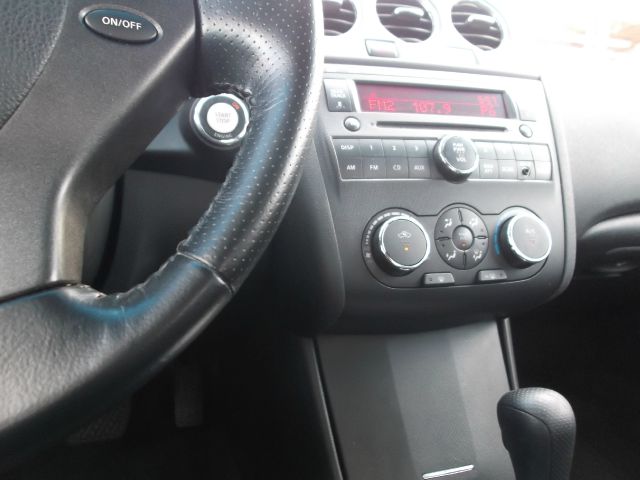 Nissan Altima 2010 photo 17