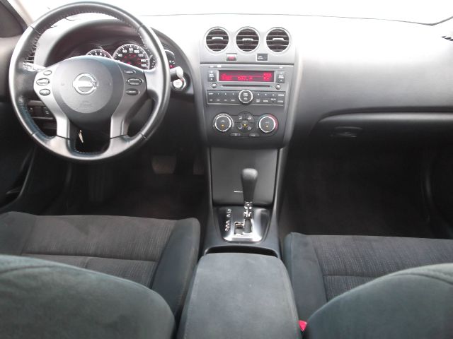 Nissan Altima 2010 photo 20