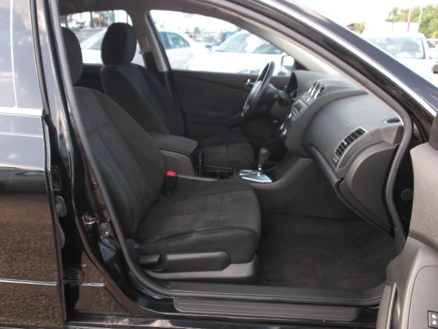 Nissan Altima 2010 photo 24