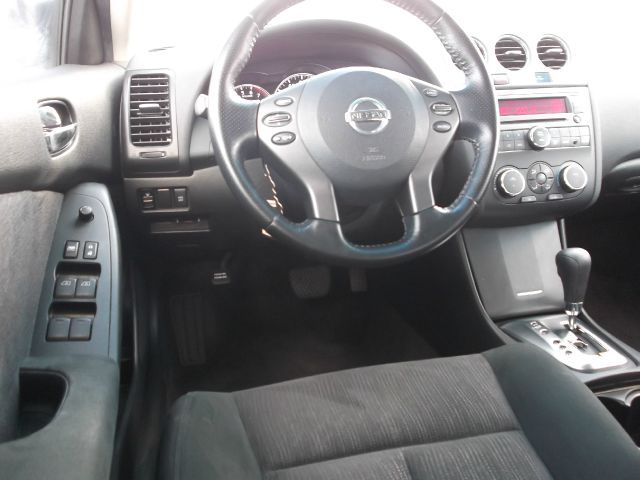 Nissan Altima 2010 photo 25