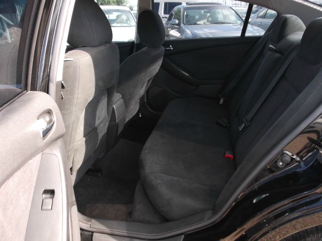 Nissan Altima 2010 photo 9