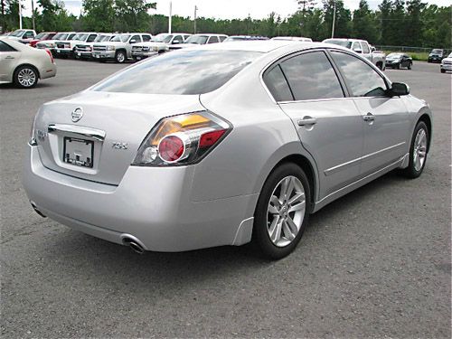 Nissan Altima 2010 photo 2