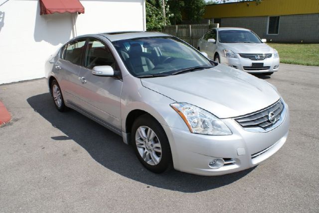 Nissan Altima 2010 photo 1