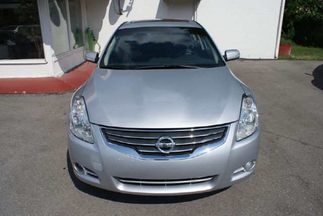 Nissan Altima 2010 photo 2