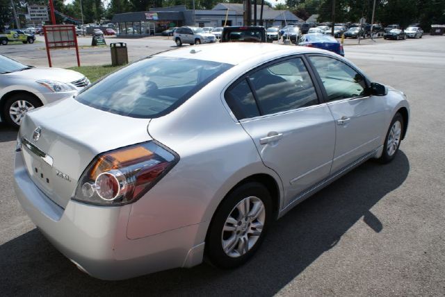 Nissan Altima 2010 photo 3