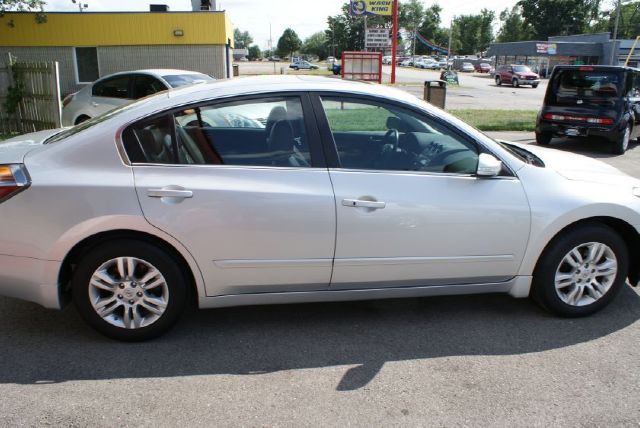 Nissan Altima 2010 photo 4