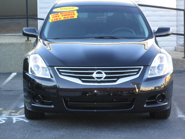 Nissan Altima 2010 photo 1