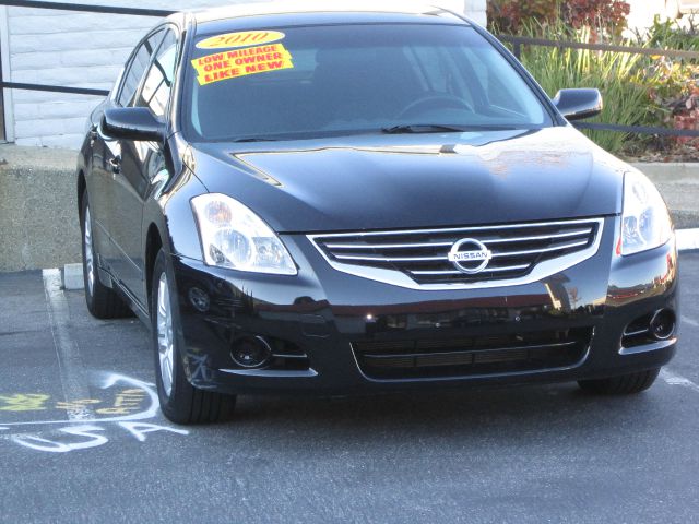 Nissan Altima 2010 photo 3