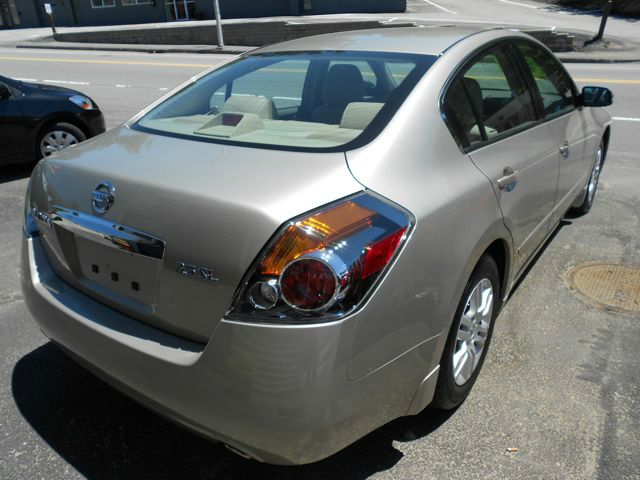 Nissan Altima 2010 photo 4