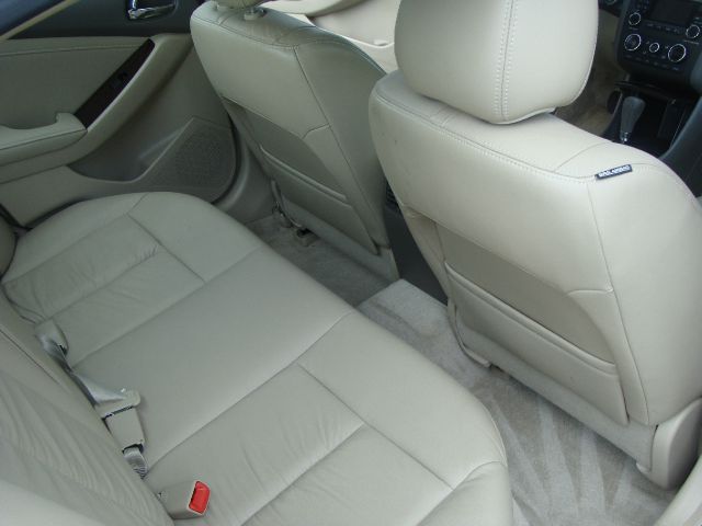 Nissan Altima 2010 photo 2