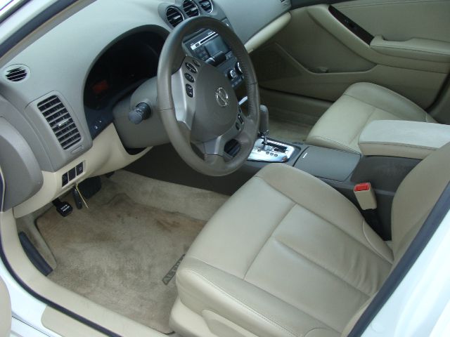 Nissan Altima 2010 photo 3