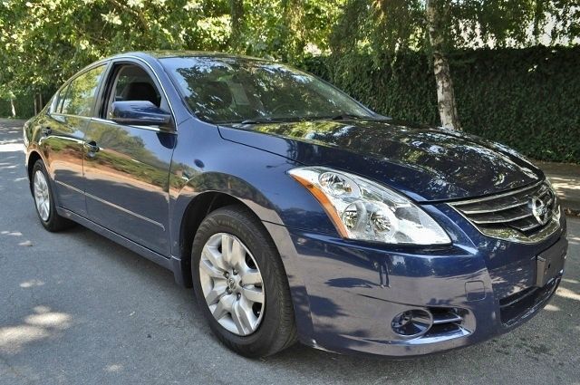 Nissan Altima 2010 photo 1