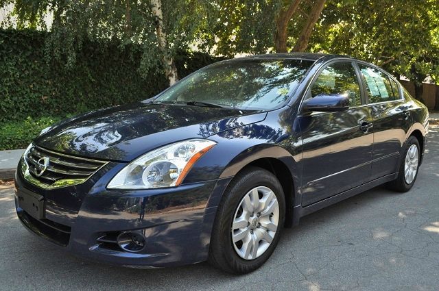 Nissan Altima 2010 photo 4