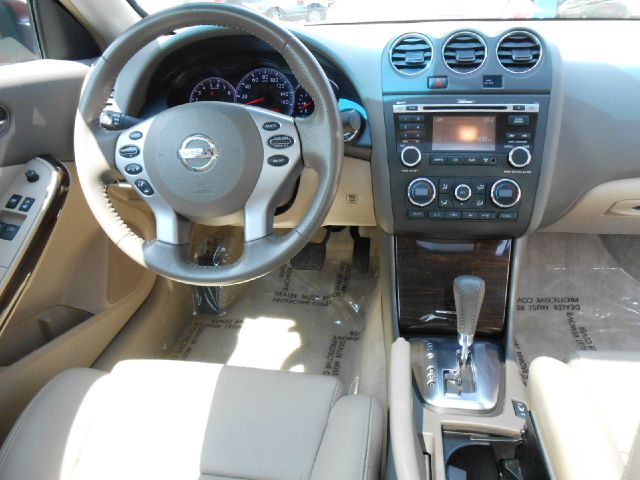 Nissan Altima 2010 photo 3