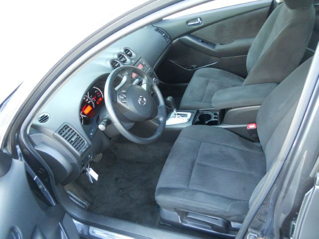 Nissan Altima 2010 photo 4