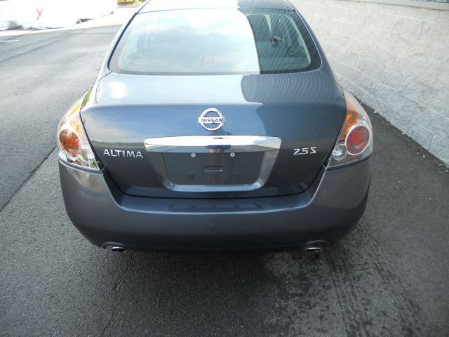 Nissan Altima 2010 photo 9