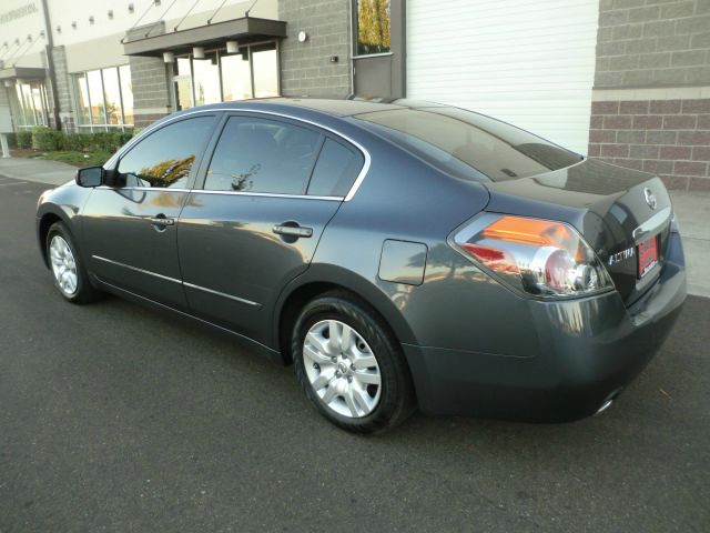 Nissan Altima 2010 photo 1