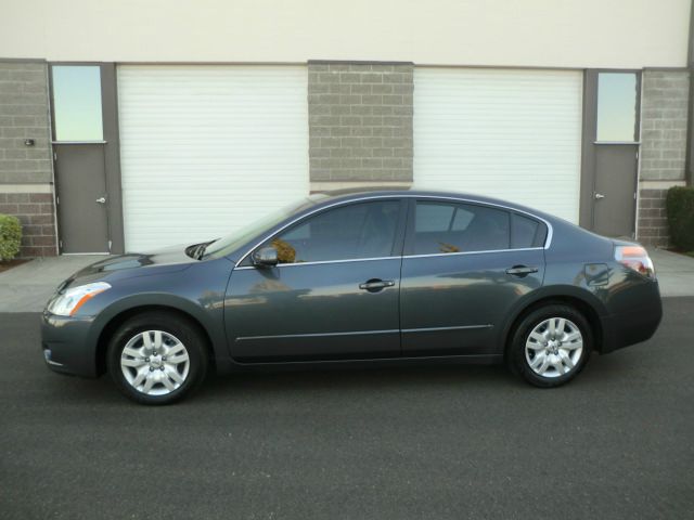 Nissan Altima 2010 photo 2