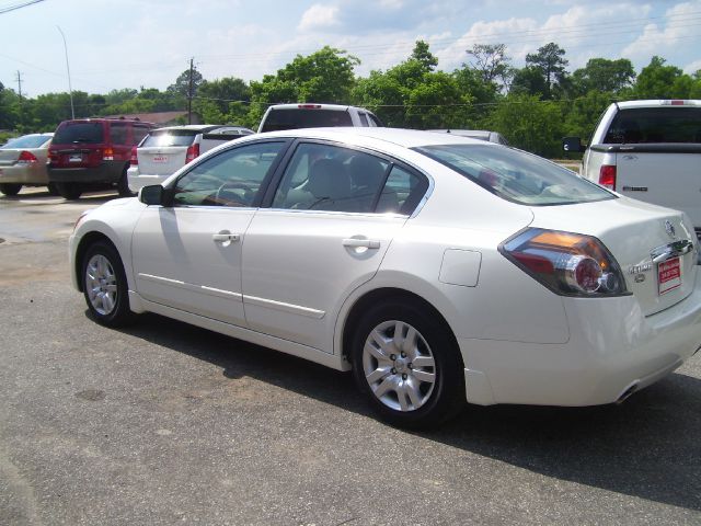 Nissan Altima 2010 photo 2