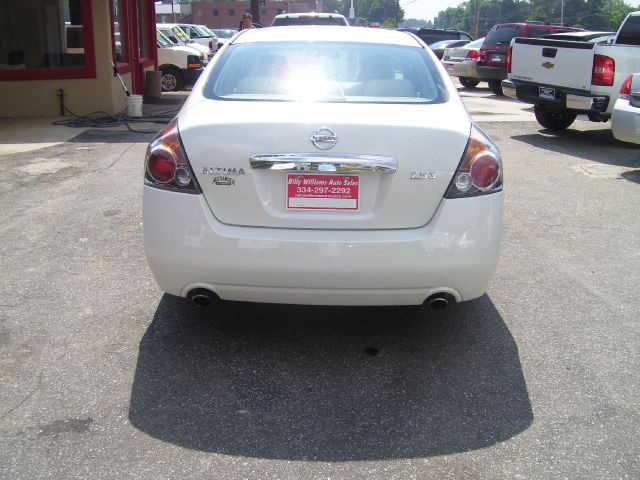 Nissan Altima 2010 photo 7