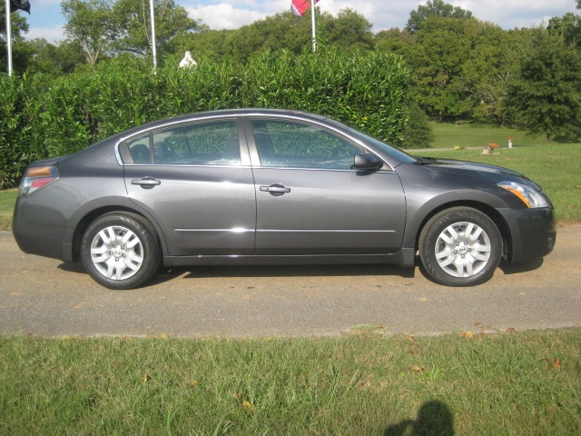 Nissan Altima 2010 photo 2