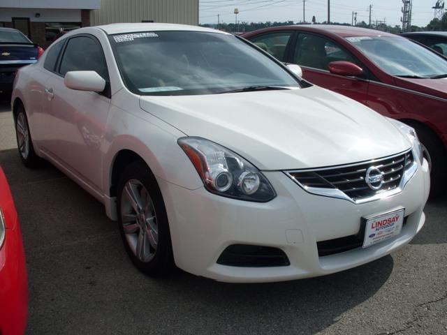 Nissan Altima 2010 photo 1