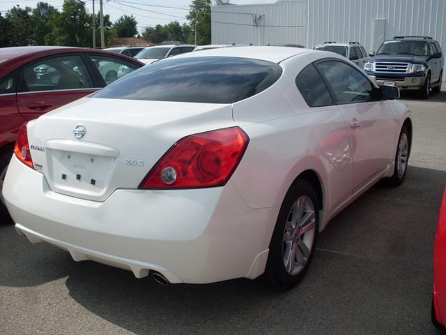 Nissan Altima 2010 photo 3