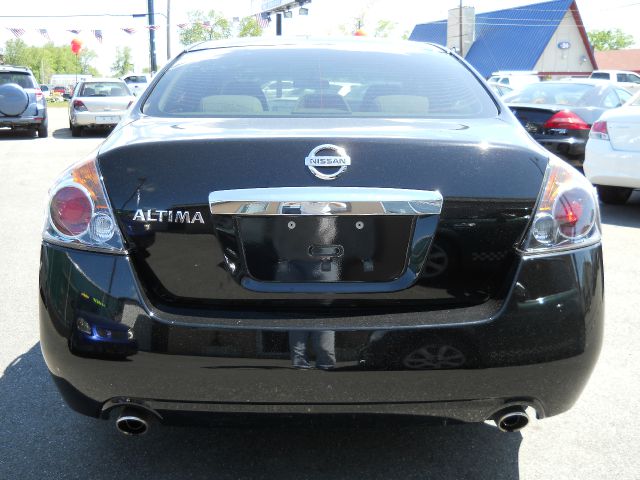 Nissan Altima 2010 photo 2