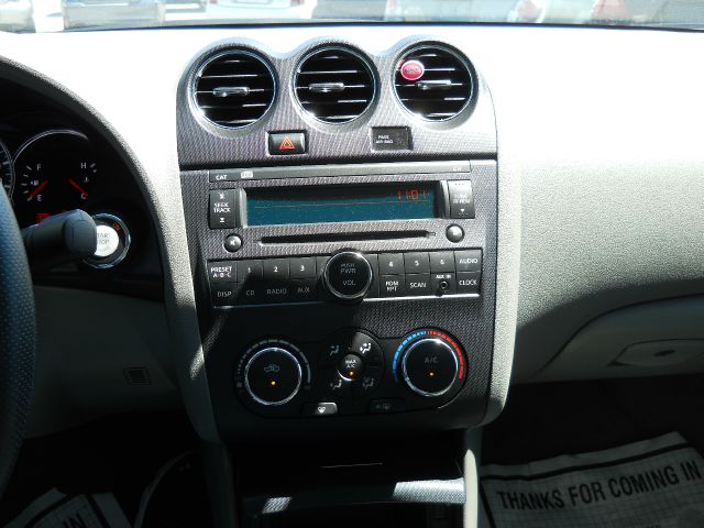 Nissan Altima 2010 photo 8