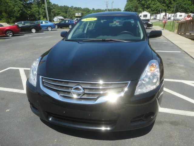 Nissan Altima 2010 photo 1