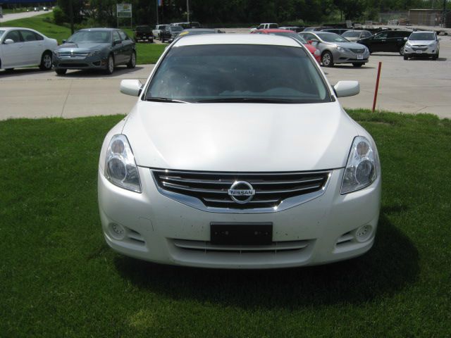 Nissan Altima 2010 photo 4