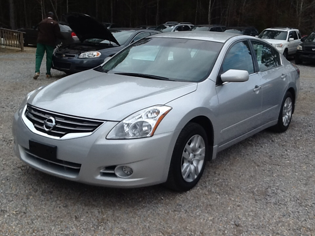 Nissan Altima 2010 photo 2