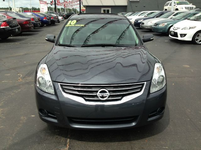 Nissan Altima 2010 photo 1