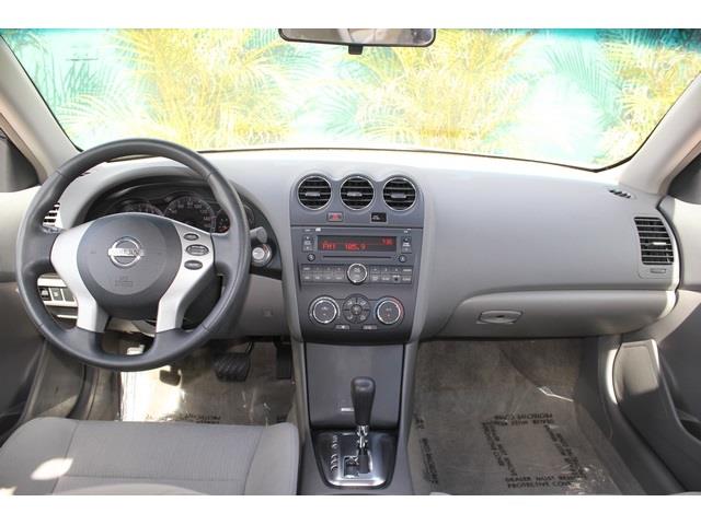 Nissan Altima 2010 photo 3