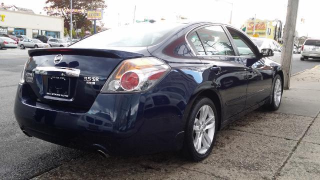 Nissan Altima 2010 photo 2