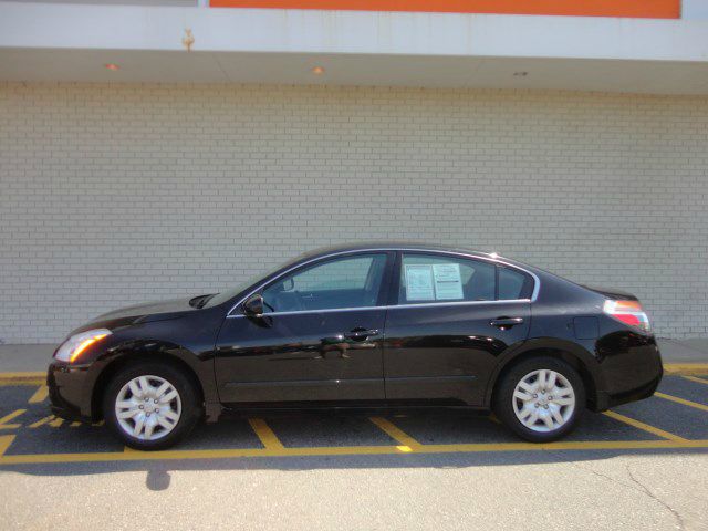 Nissan Altima 2010 photo 1