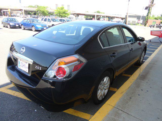 Nissan Altima 2010 photo 10