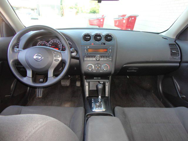 Nissan Altima 2010 photo 7