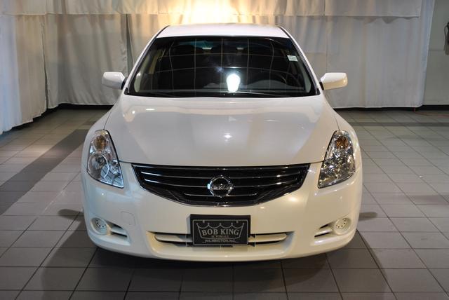 Nissan Altima Pickupslt Quad Cab SWB 4WD 4x4 Truck Sedan