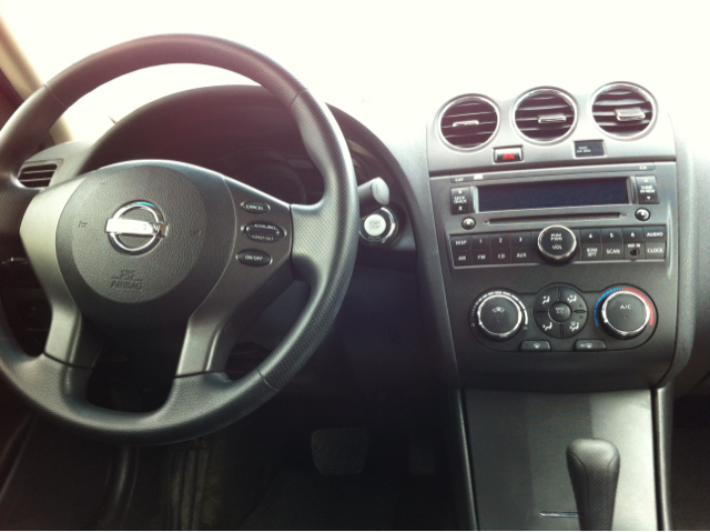 Nissan Altima 2010 photo 6